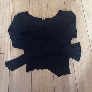 UO long sleeve crop top